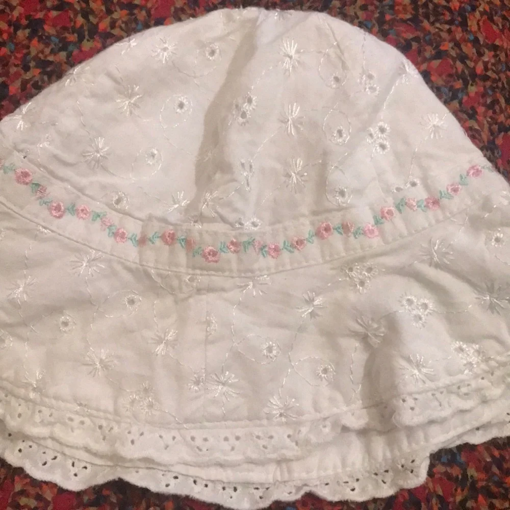 Vintage White Eyelet pink flower embroidered Hat